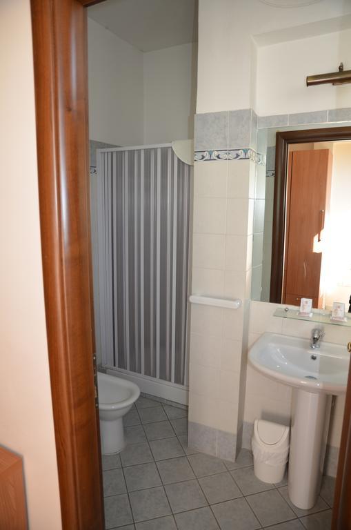 Casa Per Ferie Cardinal G. Guarino Roma Quarto foto