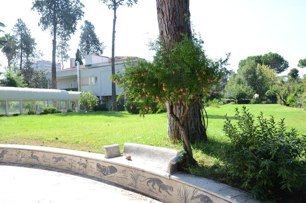 Casa Per Ferie Cardinal G. Guarino Roma Exterior foto