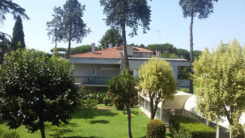 Casa Per Ferie Cardinal G. Guarino Roma Exterior foto